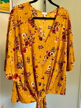 C. Wonder Mustard Color Floral Tie-Front V-Neck Blouse - Sz 3X